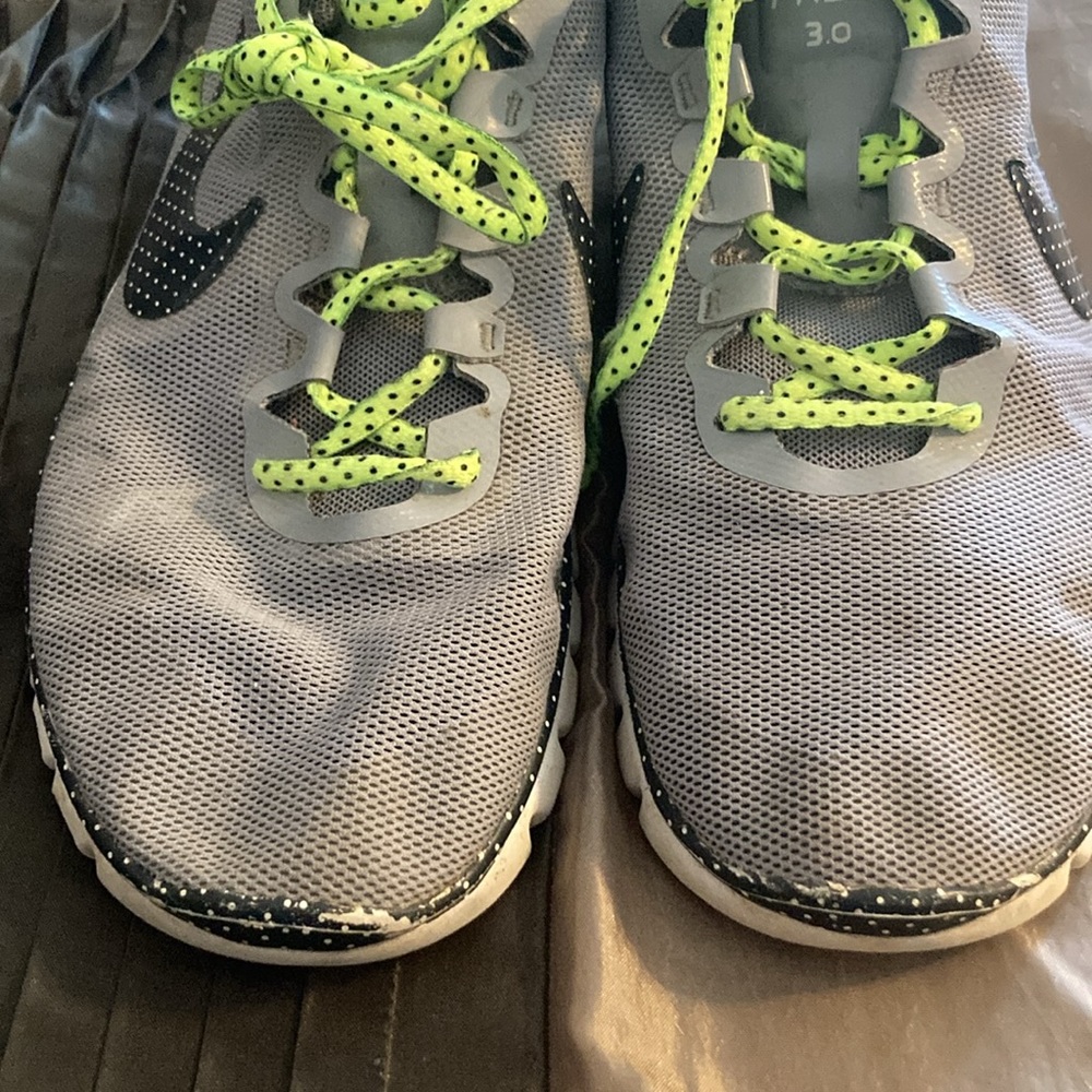 Shoes - Picture 6 of 9